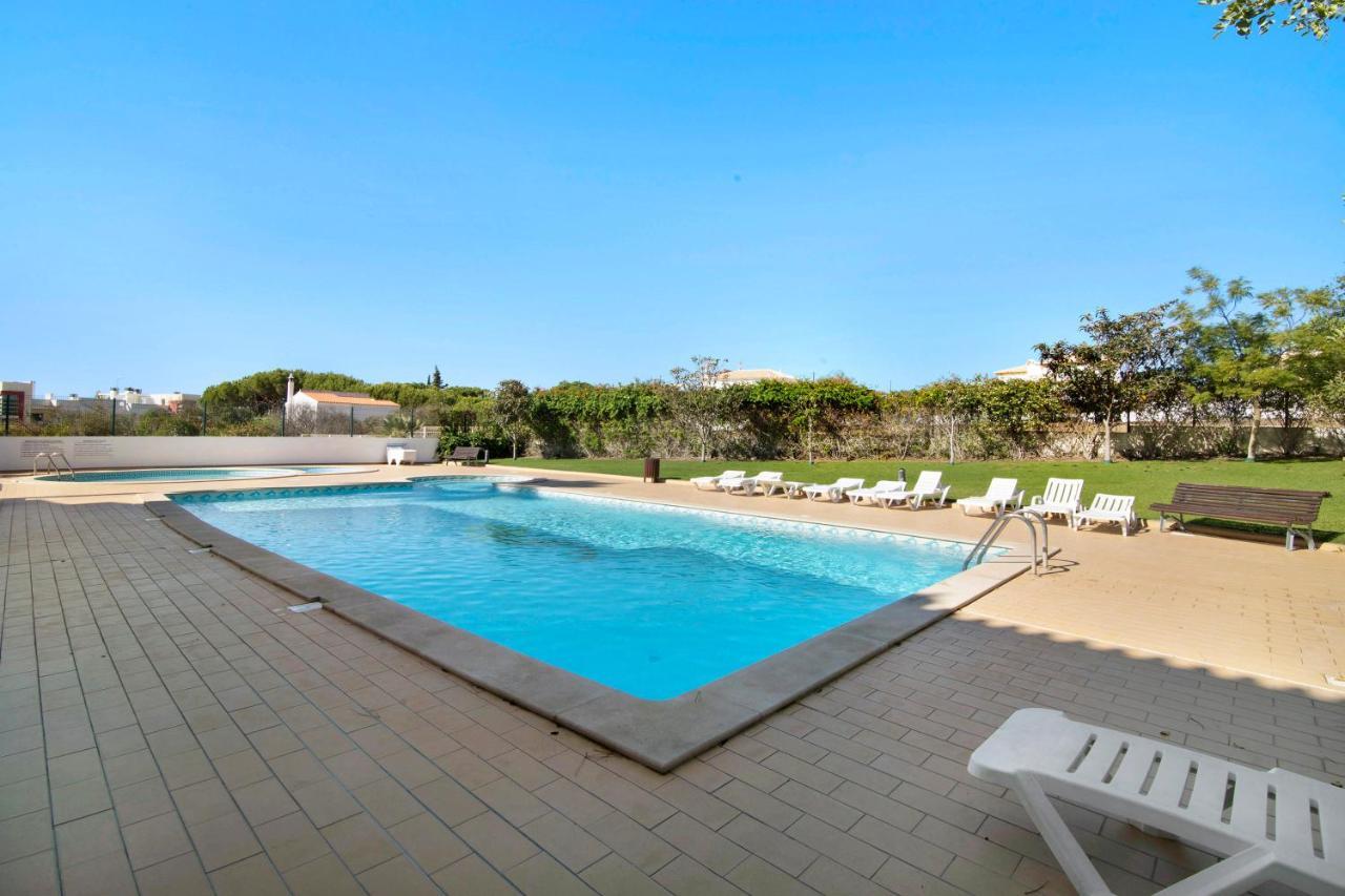T2 Bosque De Sao Jose Apartment อัลบูเฟรา ภายนอก รูปภาพ